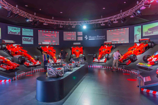 Museo Ferrari con Esperienza Pit Stop e Foto Ricordo